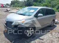 2012 Toyota SIENNA фото