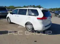 2012 Toyota SIENNA photo