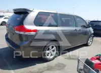 2012 Toyota SIENNA photo