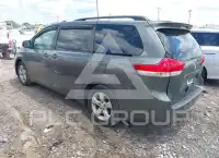 2012 Toyota SIENNA фото