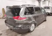2012 Toyota SIENNA фото
