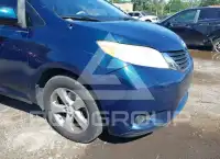 2012 Toyota SIENNA фото