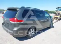 2012 Toyota SIENNA фото