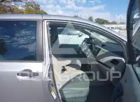 2012 Toyota SIENNA photo