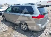2012 Toyota SIENNA фото