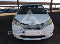 2012 Toyota SIENNA photo