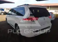 2012 Toyota SIENNA photo