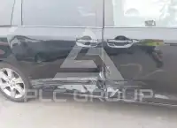2012 Toyota SIENNA photo