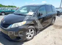 2012 Toyota SIENNA фото