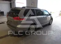 2012 Toyota SIENNA photo