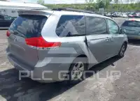 2012 Toyota SIENNA photo