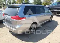 2012 Toyota SIENNA фото