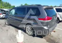 2012 Toyota SIENNA фото