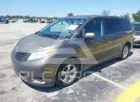 2012 Toyota SIENNA фото