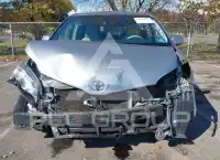 2012 Toyota SIENNA photo