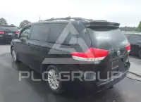2012 Toyota SIENNA фото
