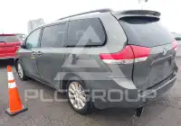 2012 Toyota SIENNA photo