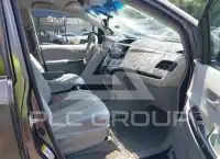 2012 Toyota SIENNA photo