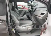 2012 Toyota SIENNA photo