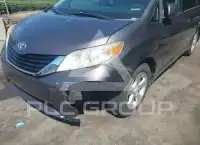 2012 Toyota SIENNA фото