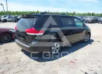 2012 Toyota SIENNA фото