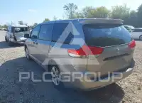 2012 Toyota SIENNA photo