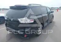 2012 Toyota SIENNA photo