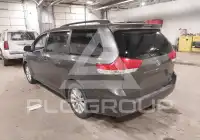 2012 Toyota SIENNA фото