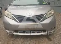 2012 Toyota SIENNA фото