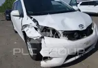 2012 Toyota SIENNA photo