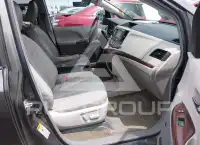 2012 Toyota SIENNA photo