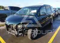 2012 Toyota SIENNA photo