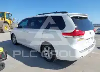 2012 Toyota SIENNA фото