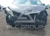 2012 Toyota SIENNA фото