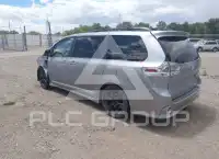 2012 Toyota SIENNA фото