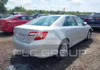 2012 Toyota CAMRY фото