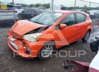 2012 Toyota PRIUS фото