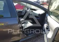 2012 Toyota PRIUS фото