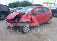 2012 Toyota PRIUS фото