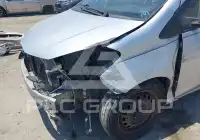 2012 Toyota YARIS фото