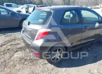 2012 Toyota YARIS фото