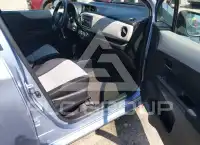 2012 Toyota YARIS фото