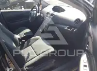 2012 Toyota YARIS photo