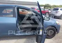 2012 Toyota YARIS фото