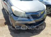 2012 Toyota YARIS фото