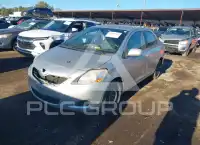 2012 Toyota YARIS фото
