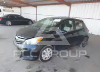 2012 Toyota YARIS фото