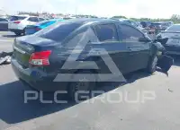 2012 Toyota YARIS фото