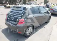 2012 Toyota YARIS фото