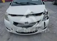 2012 Toyota YARIS фото